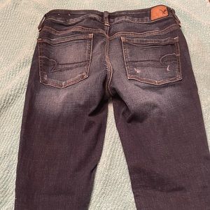Women’s American Eagle distressed jeans size 6 EUC
